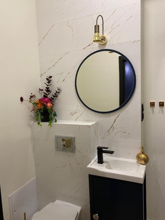 Przytulny I Nowoczesny Apartament Malgosi, 10 Min Pieszo Od Dworca I Galerii Katovice Exteriér fotografie